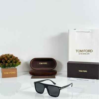 TOM 1145 Black