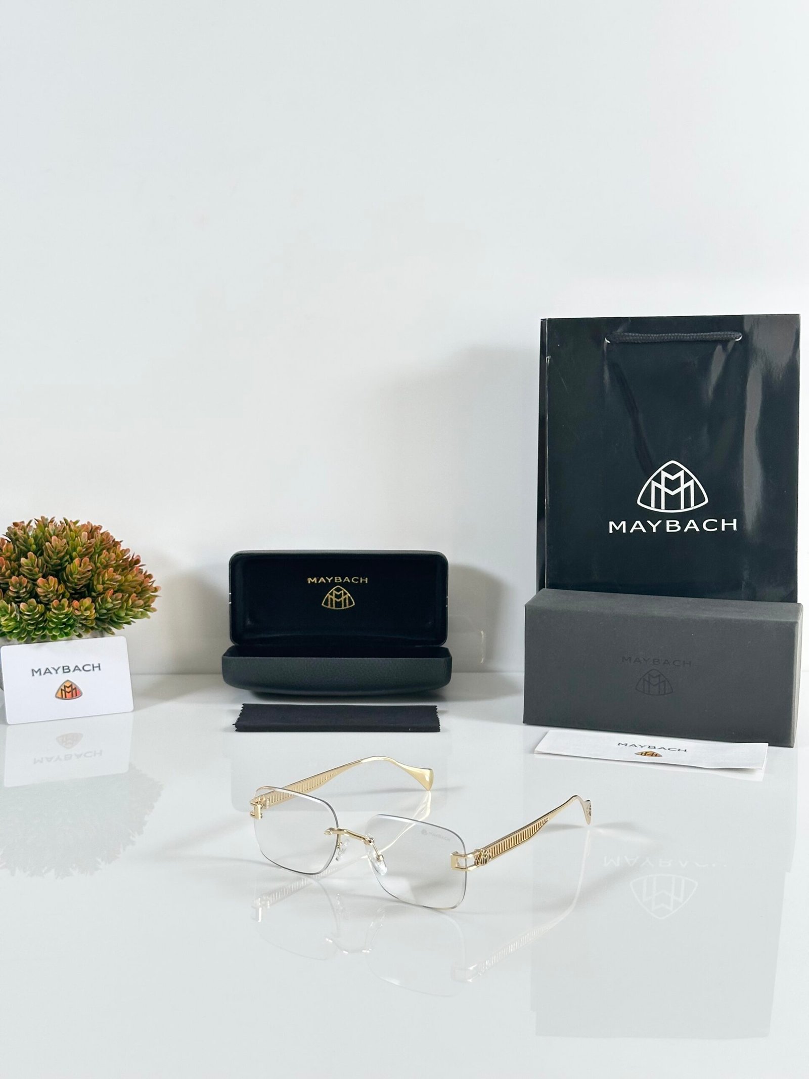 Maybach 1018 Gold Black Day Night Colour Changing Glass