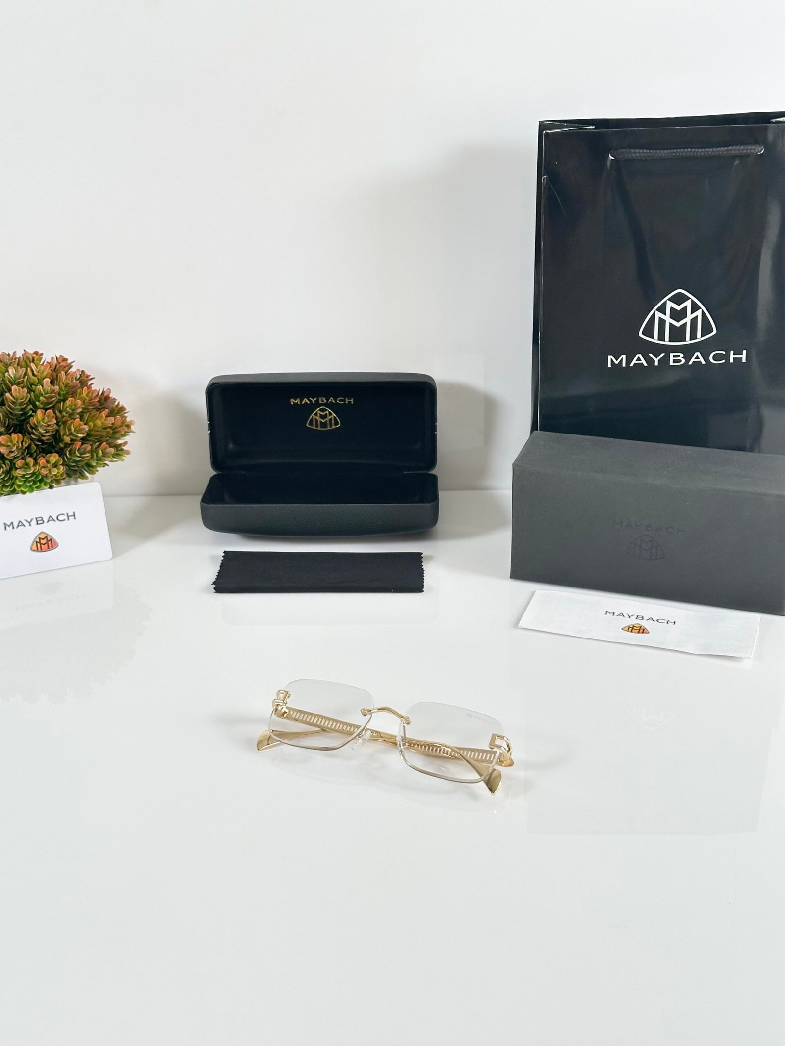 Maybach 1018 Gold Black Day Night Colour Changing Glass - Image 4