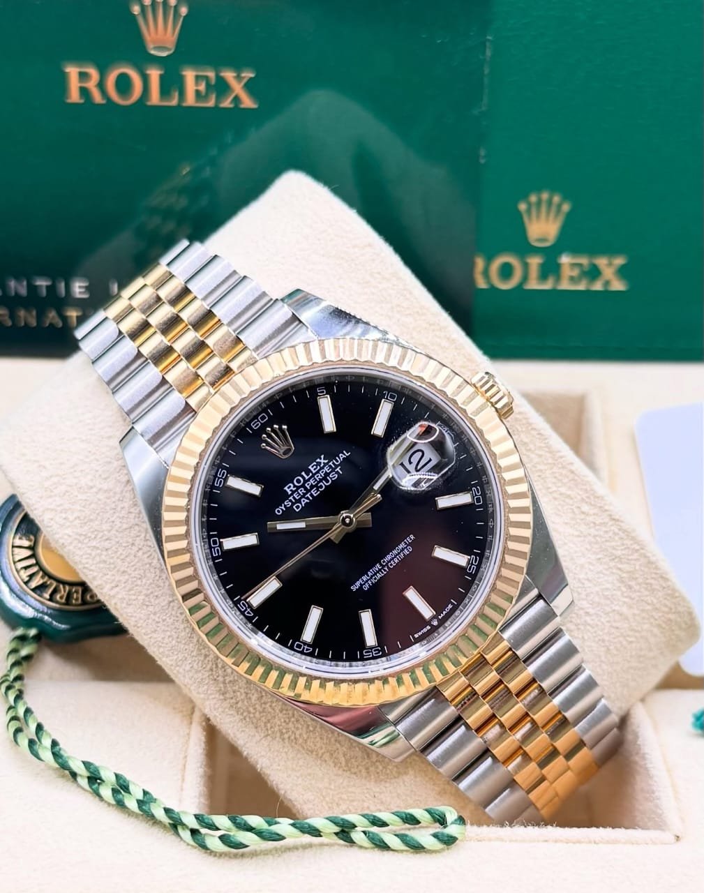 Rolee_x Oyster perpetual Date Just Automatic - Image 3