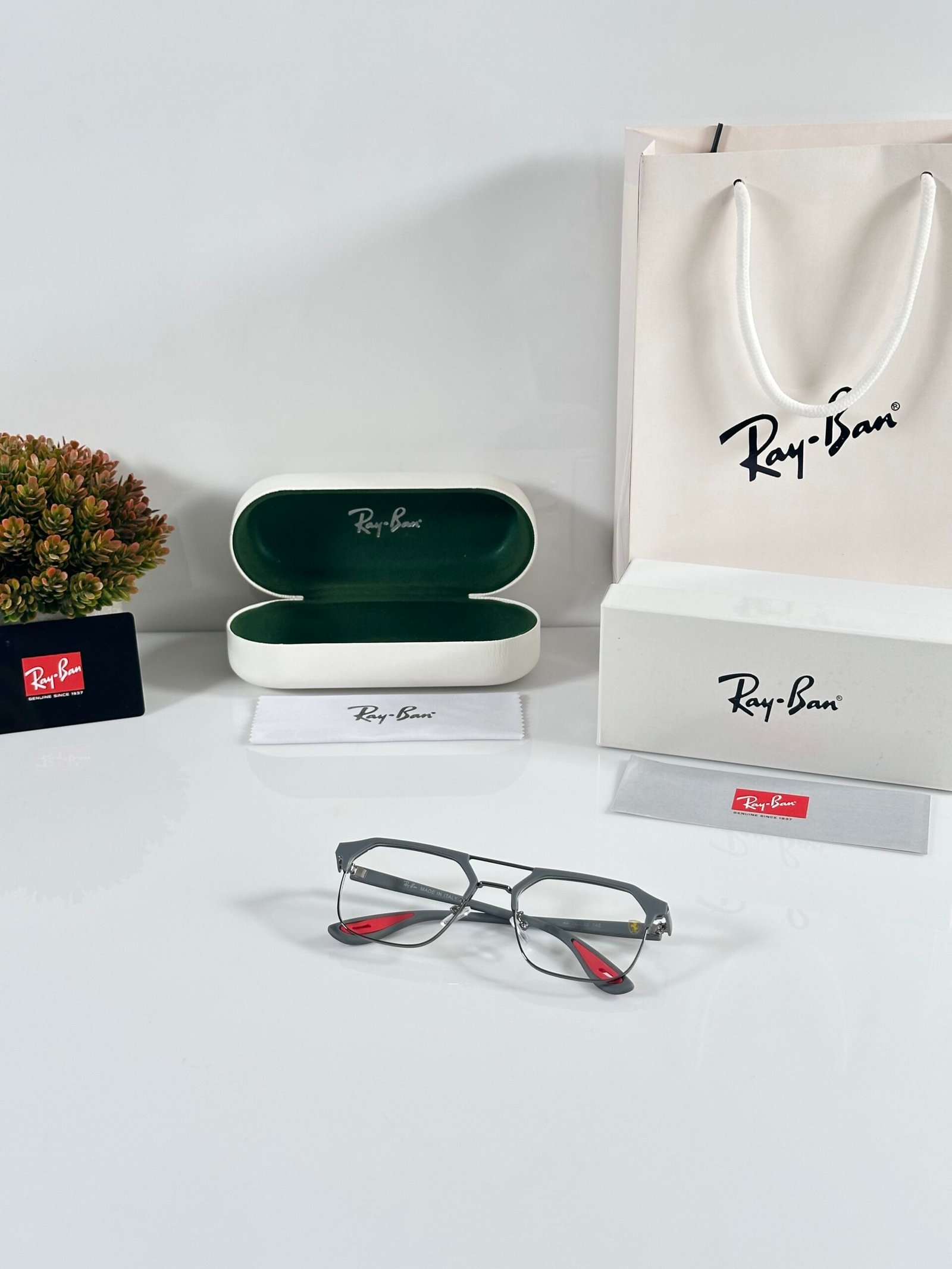 Rayban 04 Grey Frame - Image 4
