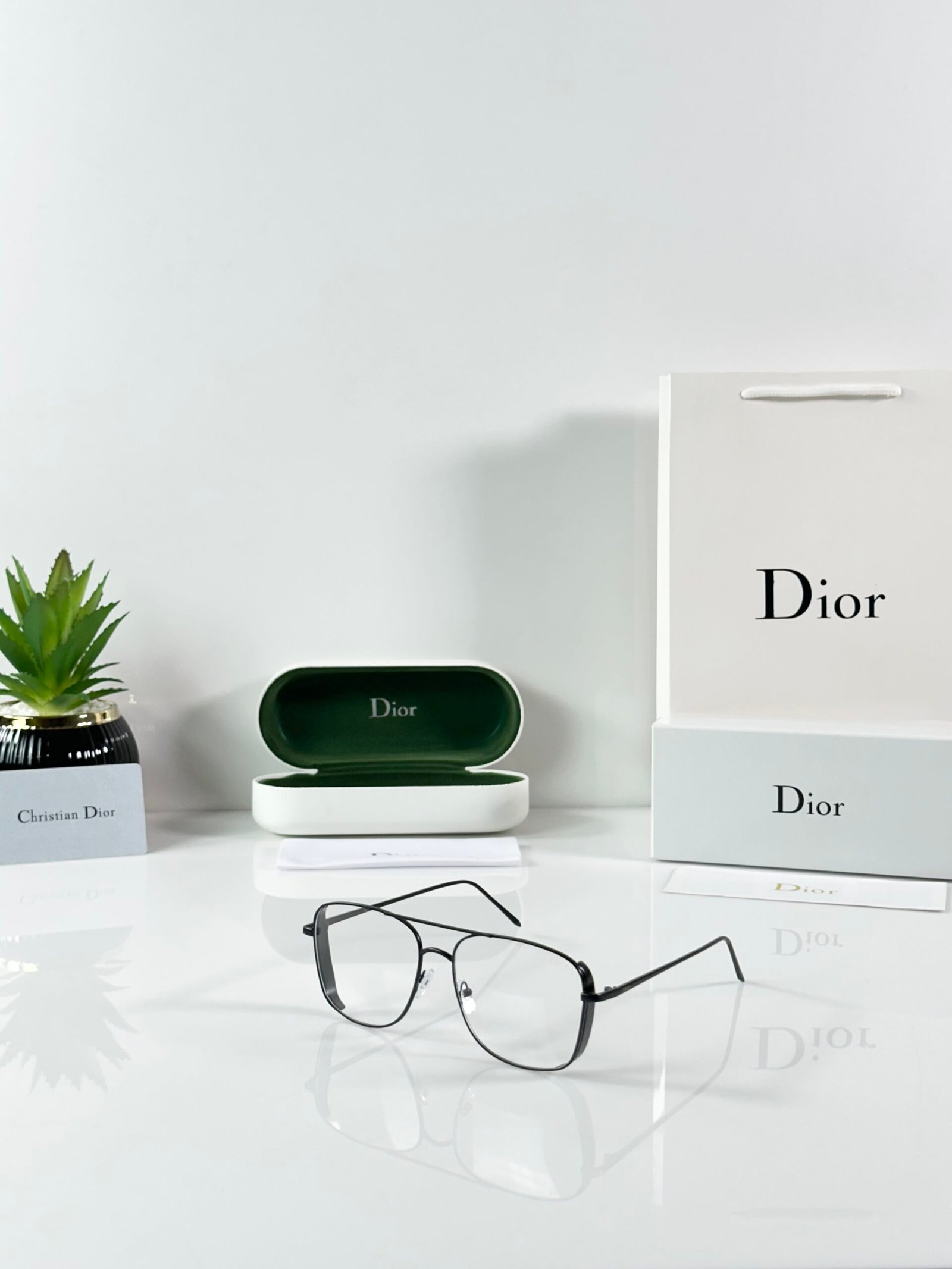 CD 8287 Black Frame