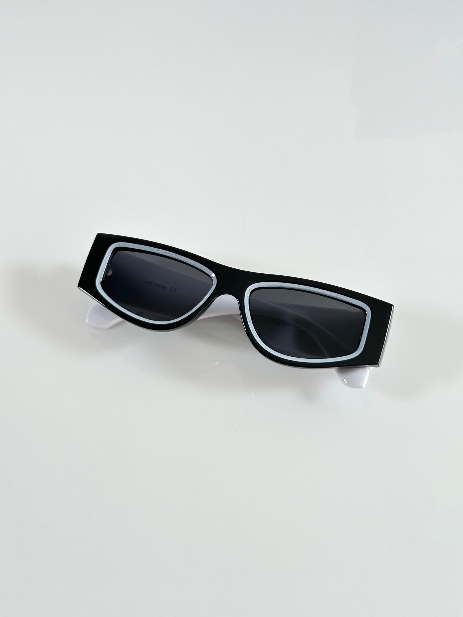 OFF_6_Black_White - Image 3