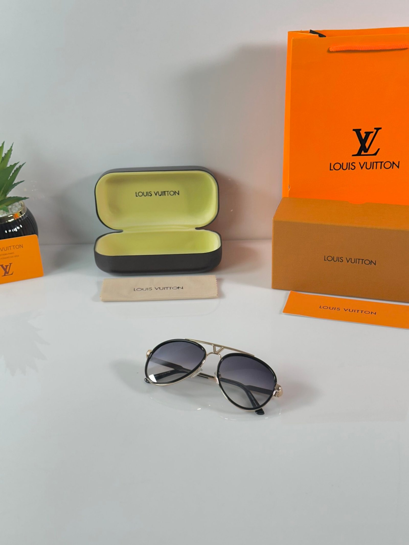 Louis_Vuitton_0948_Gold_Silver_Mercury - Image 4