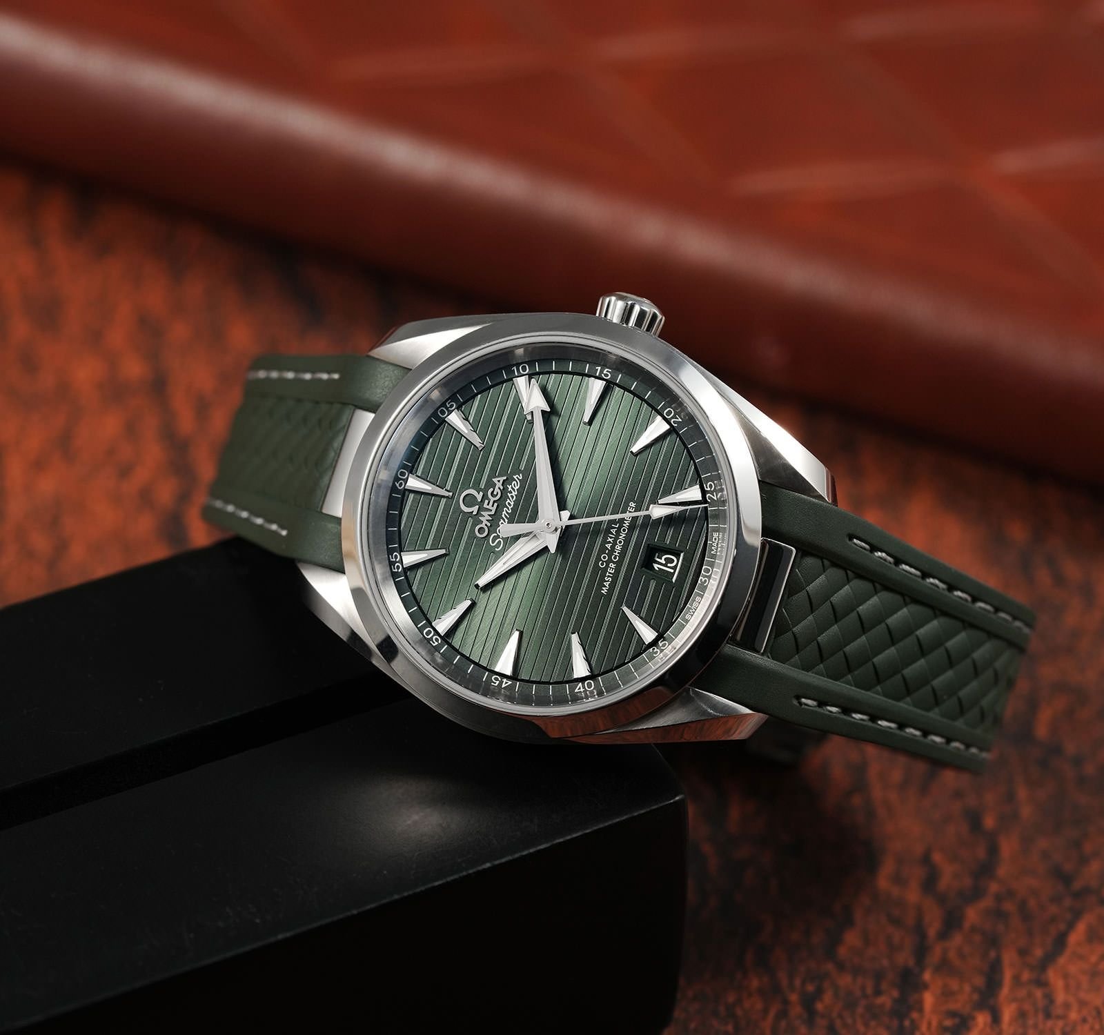 Omeg_a Seamaster Aqua Terra 150M - Image 4