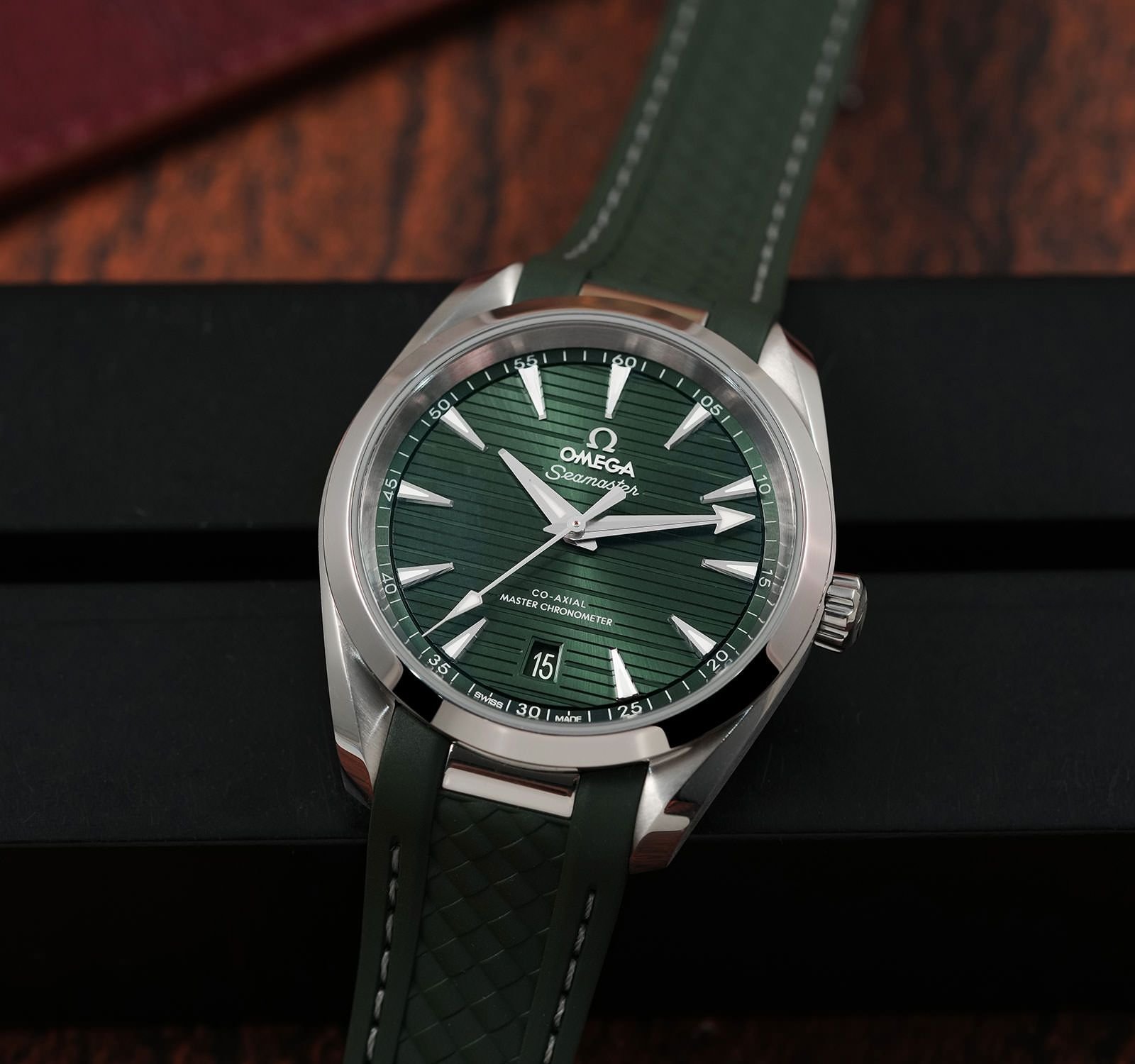 Omeg_a Seamaster Aqua Terra 150M - Image 3