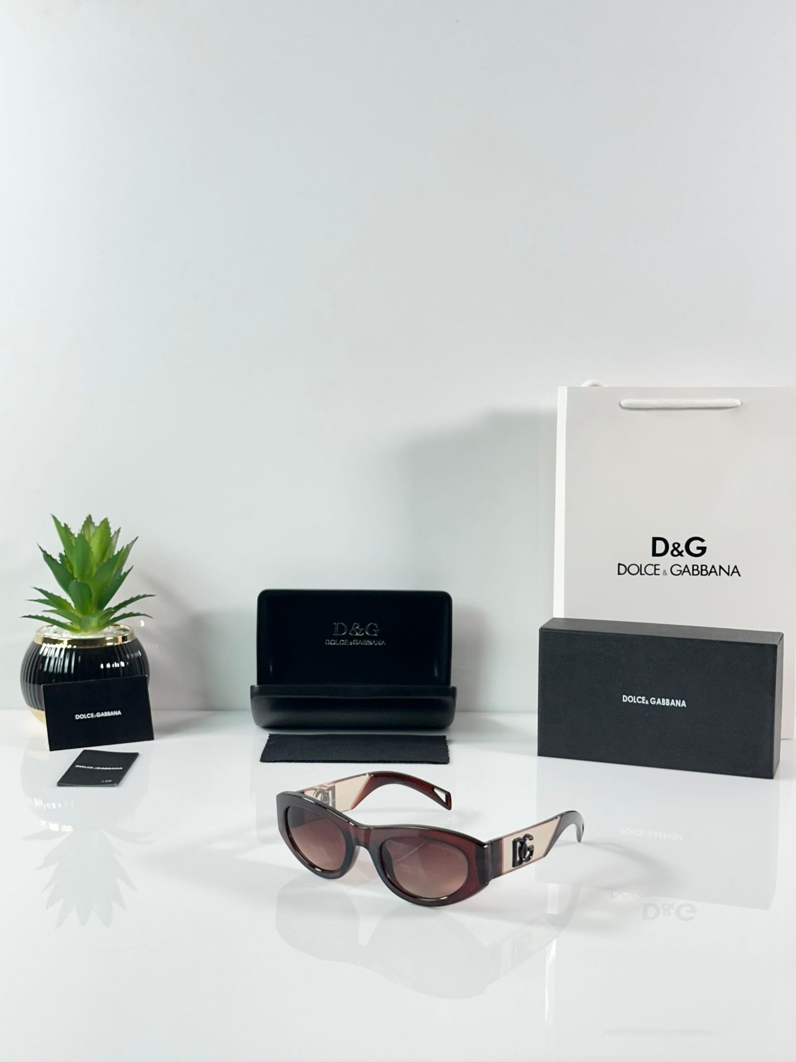 DG WMNS 6174 Brown