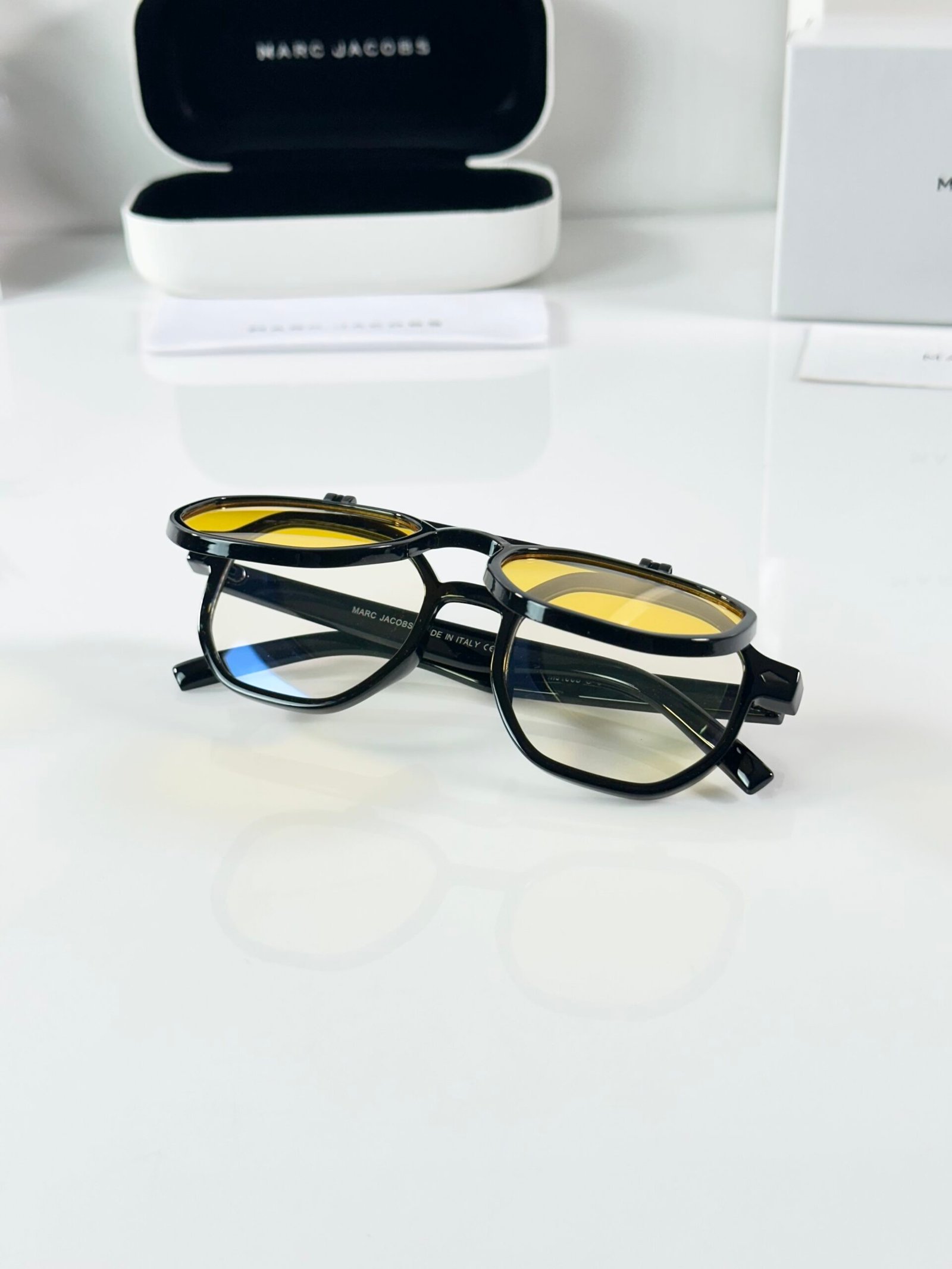 Marc Jacobs 1005 Flip Black Yellow White - Image 3