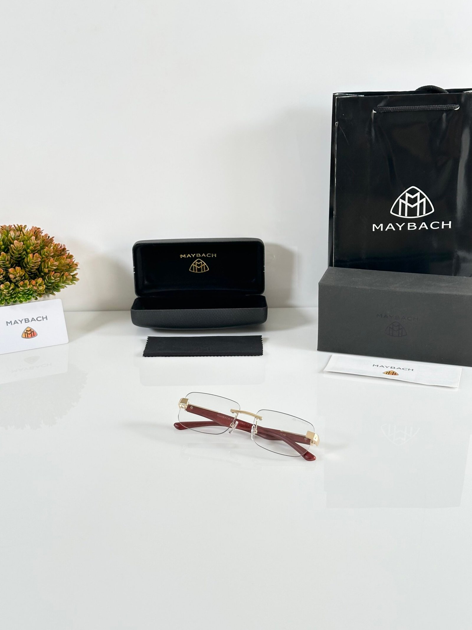 Maybach 1029 Gold Day Night Colour Changing Glass - Image 4