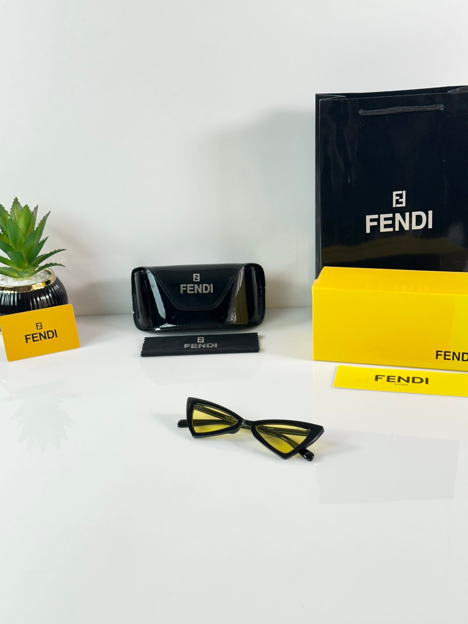 Fendi_WMNS_208_Black_Yellow - Image 4