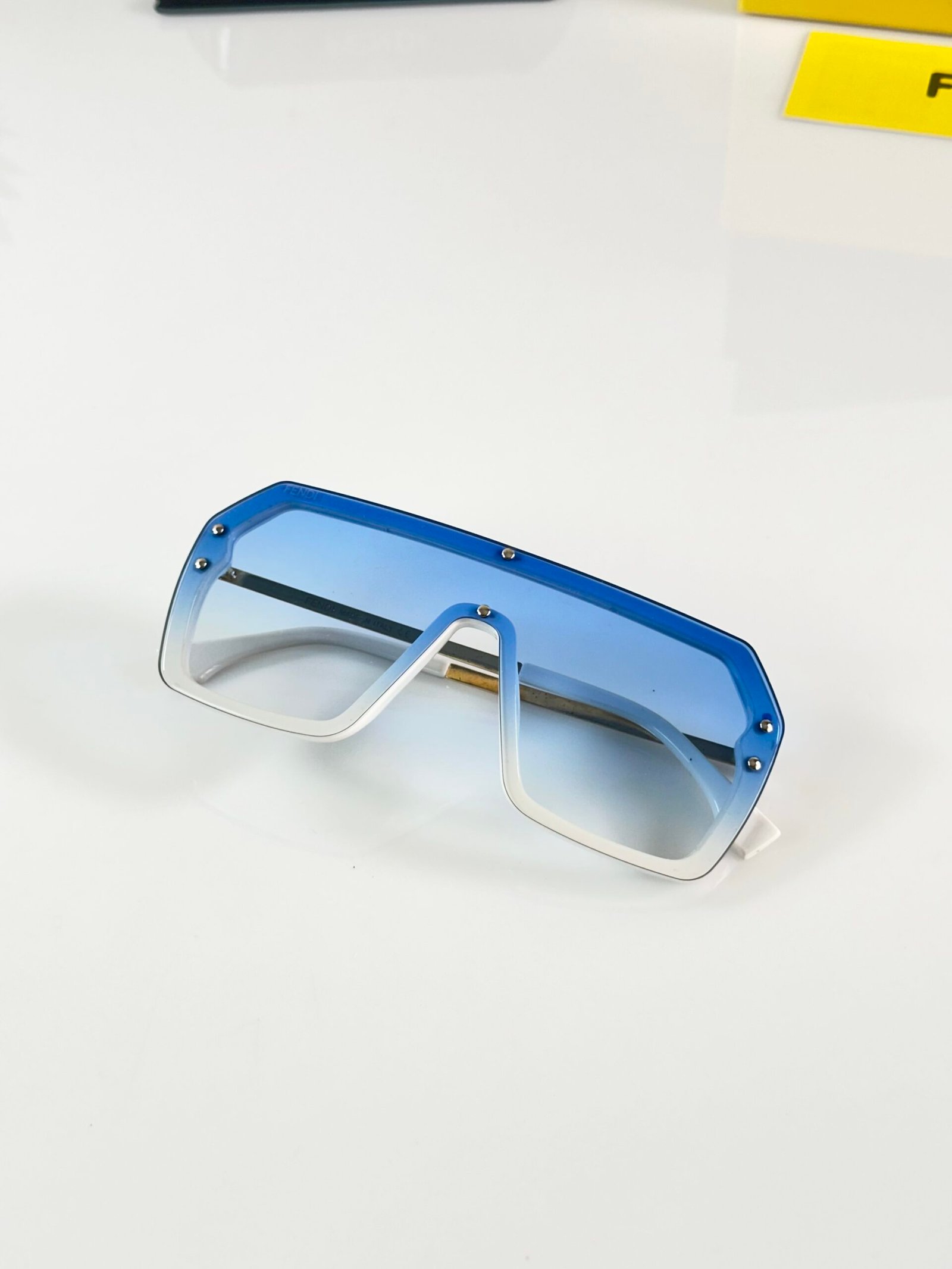 Fndi 1135 Gold White Blue - Image 3