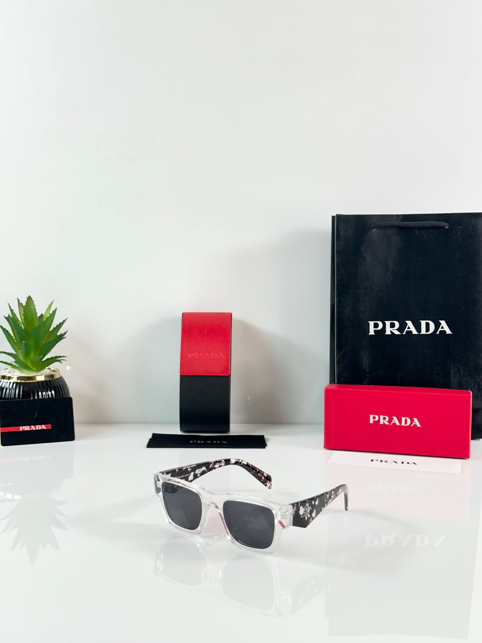 PR_WMNS_06_Water_Black