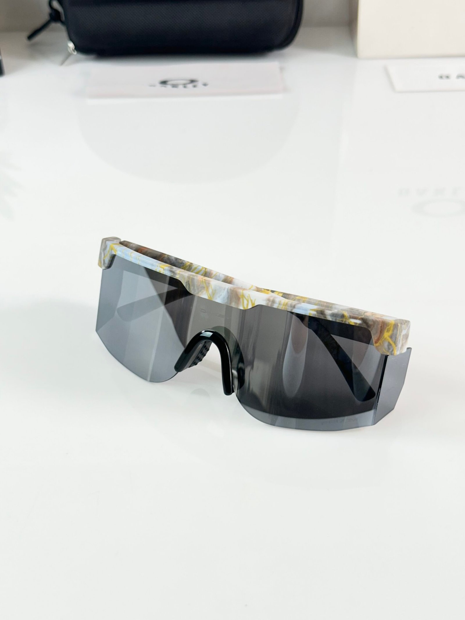 Oakley_9957_Marble_Silver_Mercury - Image 3
