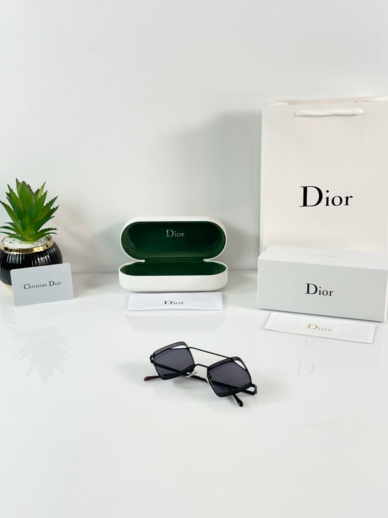 Dior_2190_Black - Image 4