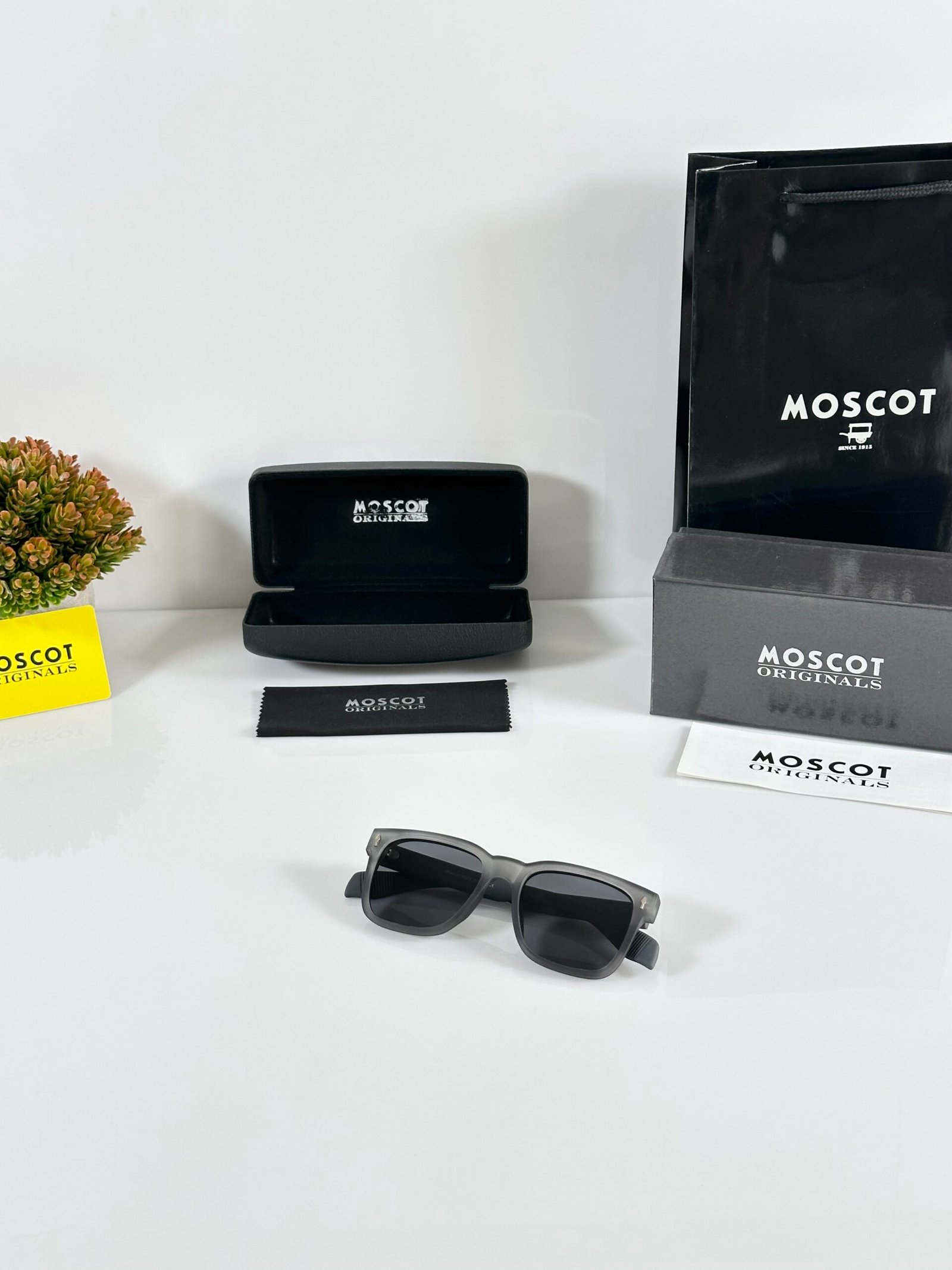 Moscot 130 Grey - Image 4