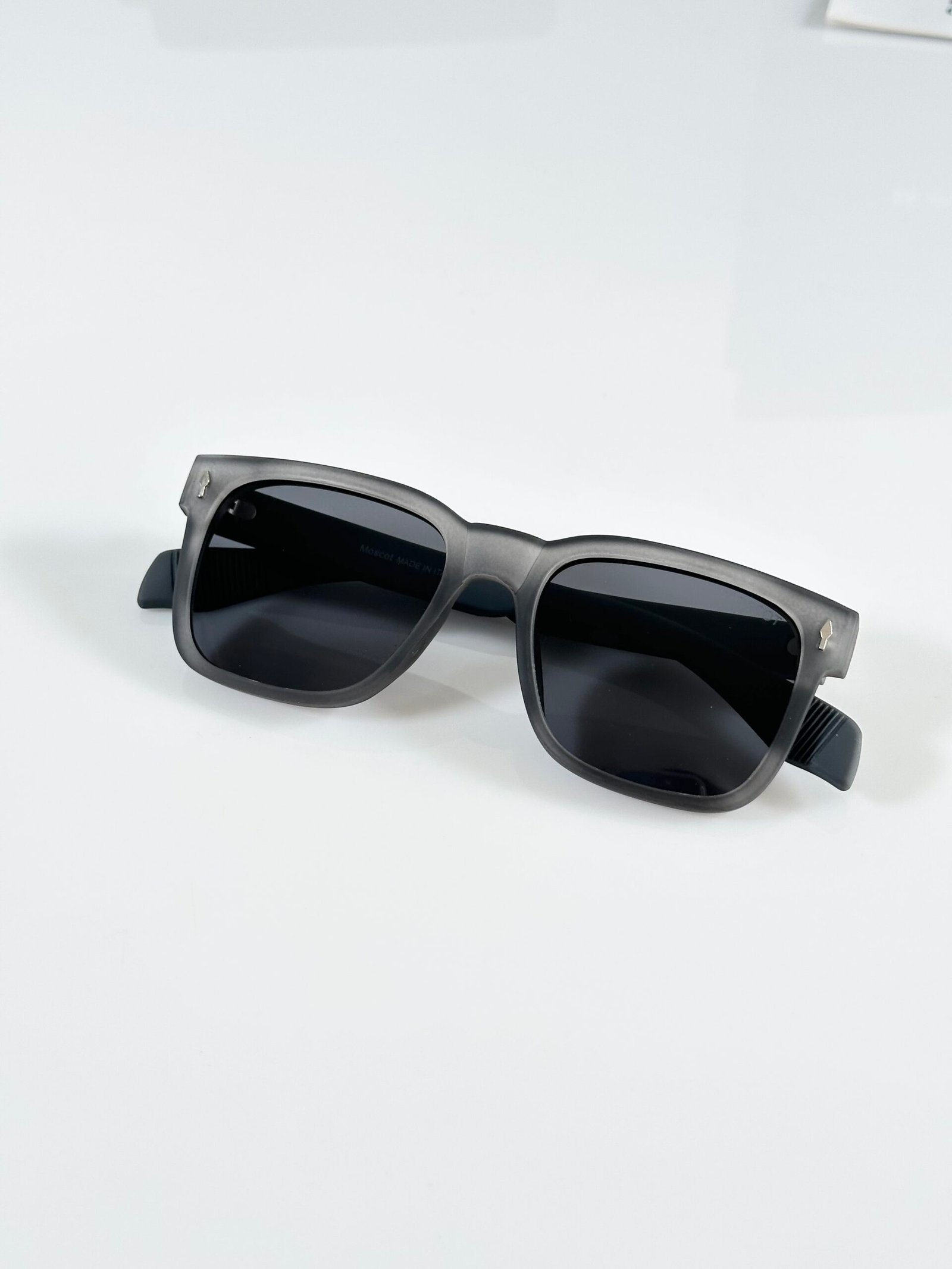 Moscot 130 Grey - Image 3