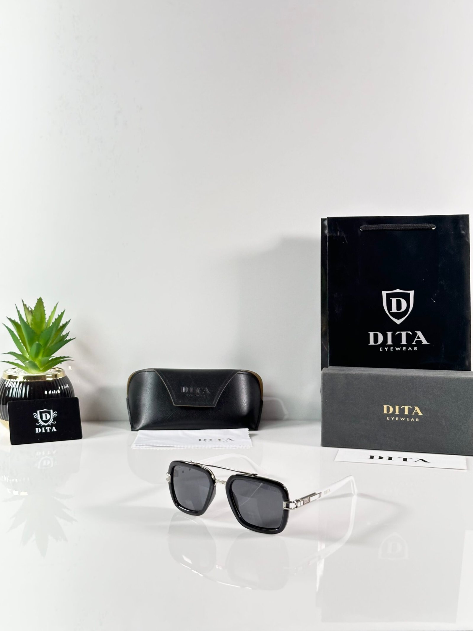 Dita 335 Black White