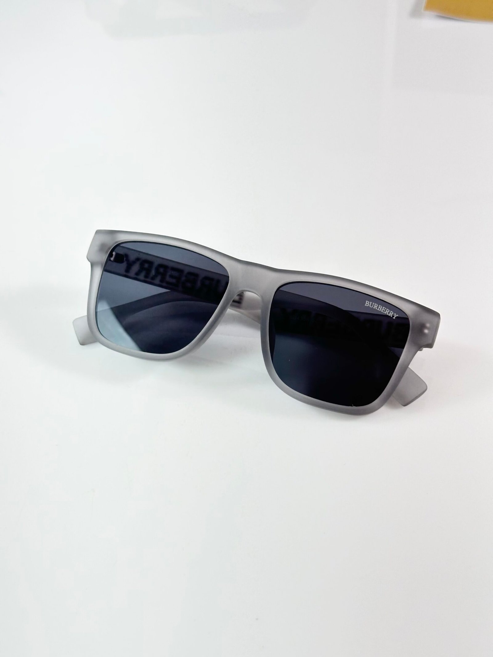 Burberry_4458_Grey_Black - Image 3