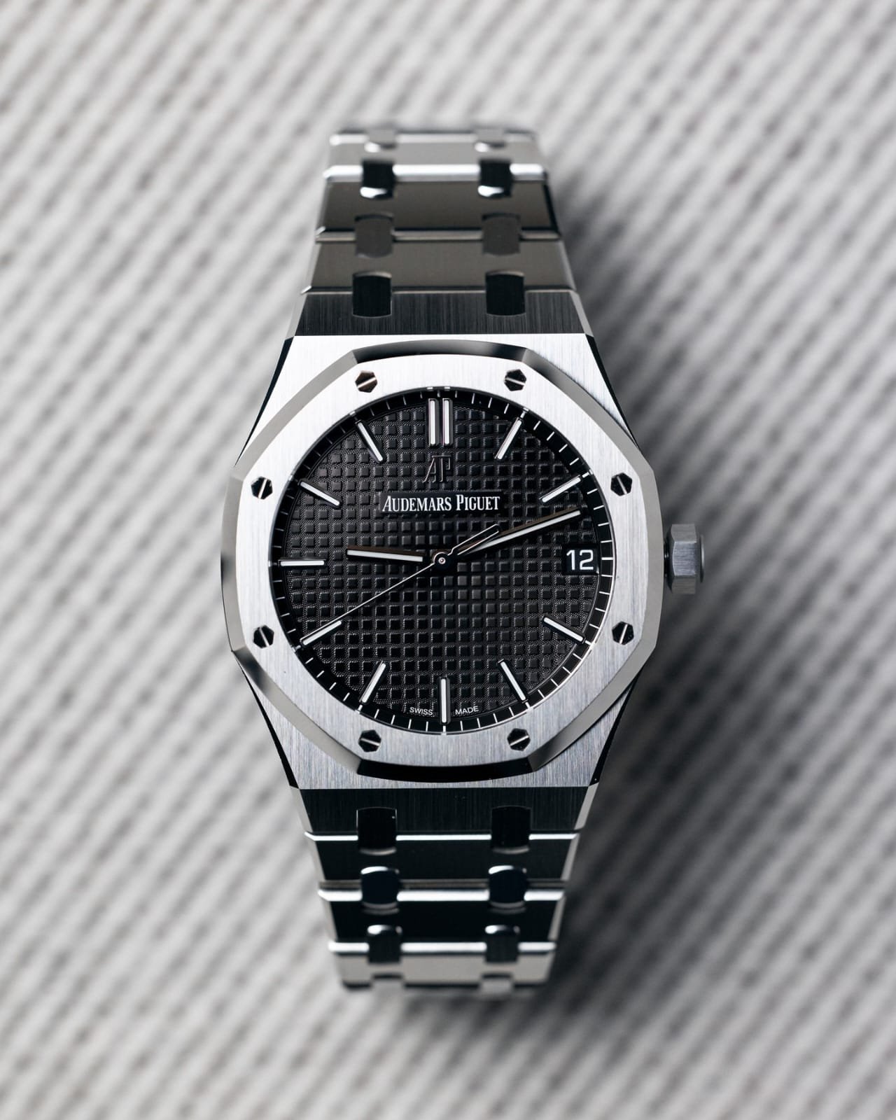 Audemar_s Piguet Royal Oak Quartz Silver-Black - Image 8