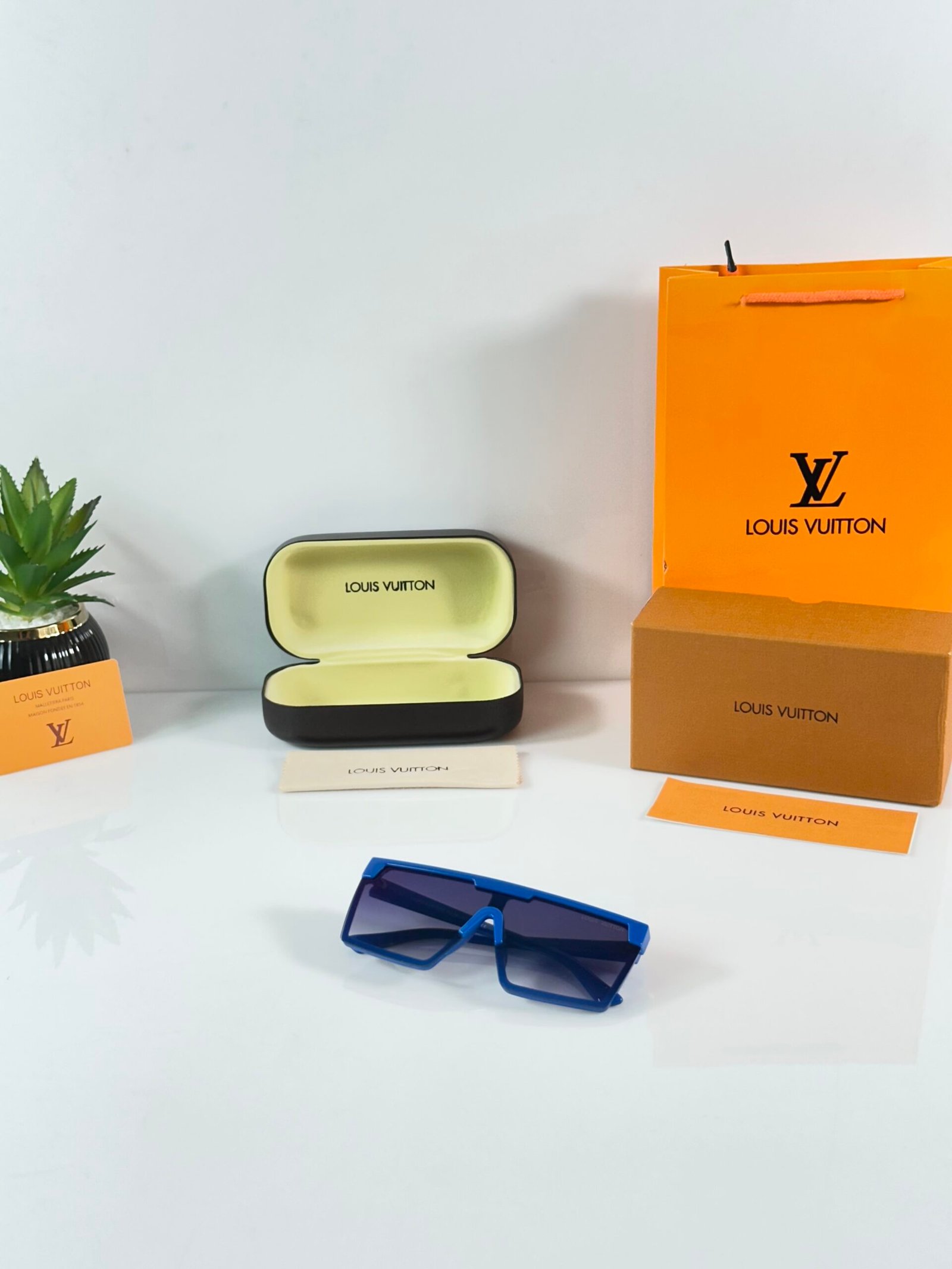 Louis_Vuitton_1021_Blue_Blue_Revo - Image 4