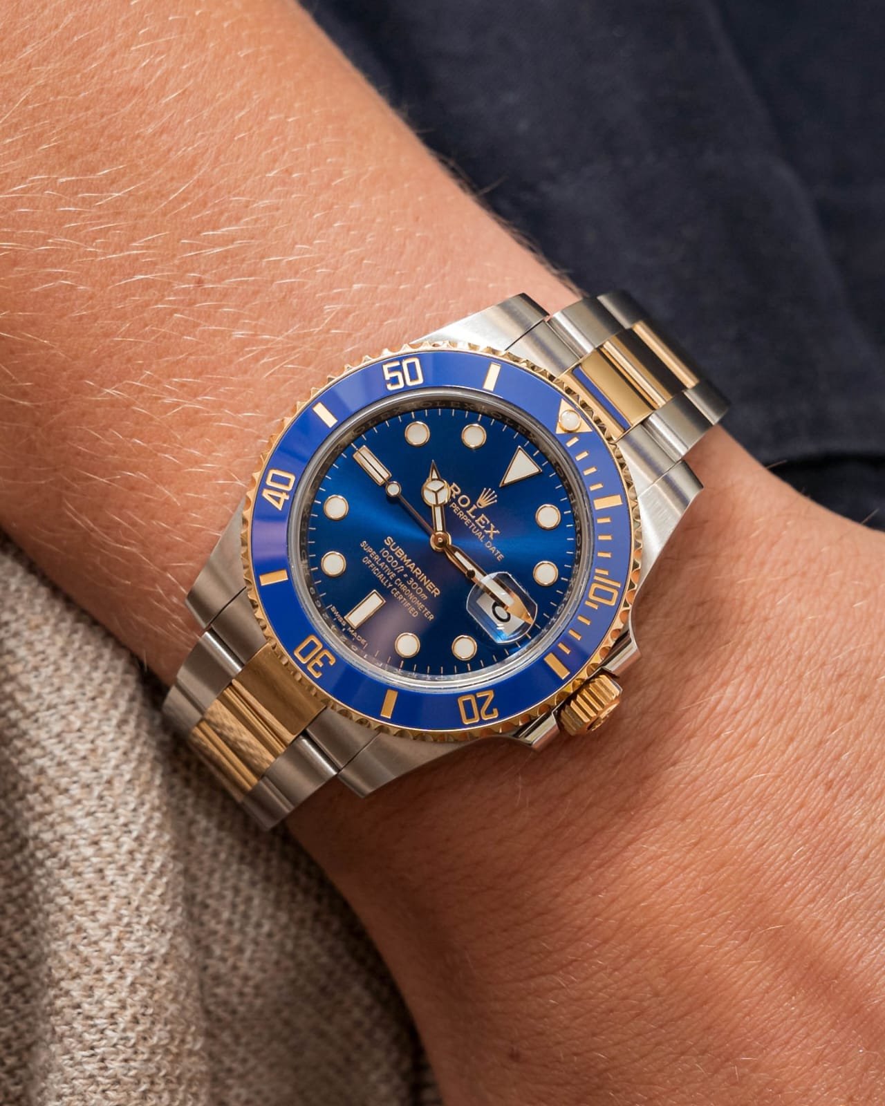 Rolee_x Oyster Perpetual Submarine 2Ton-Gold-Blue - Image 3
