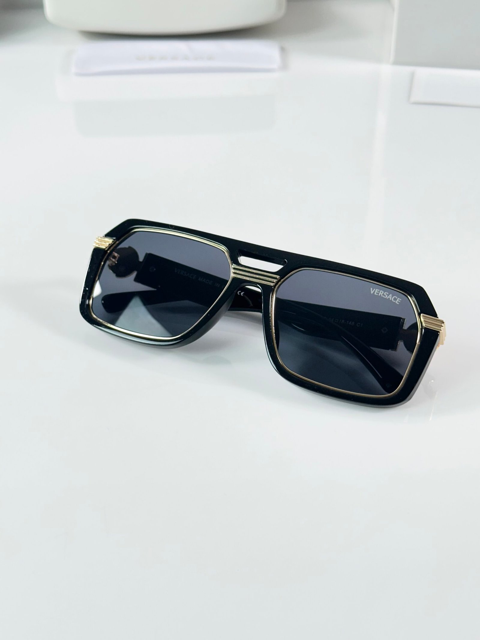 Versace 4399 Gold Black - Image 3