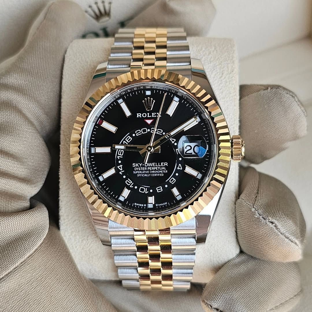 Rolee_x Oyster Perpetual Sky Dweller 2Ton-Gold-Black - Image 9