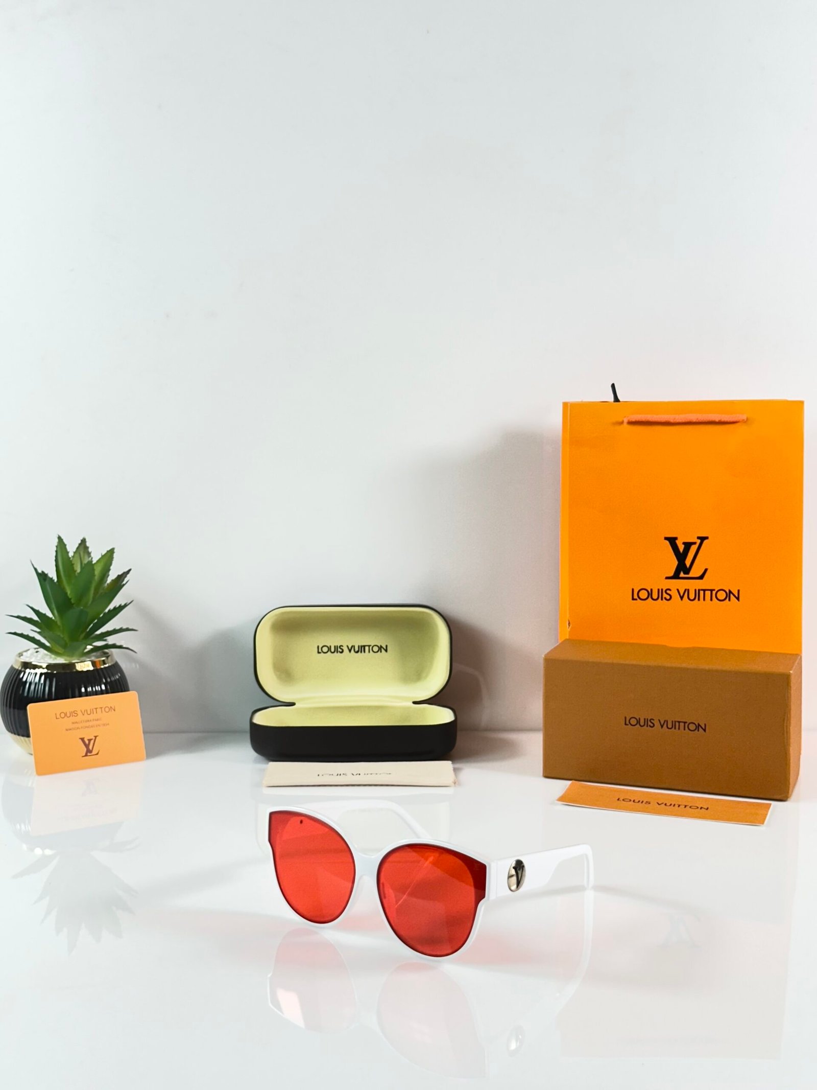 Louis_Vuitton_WMNS_8091_White_Red