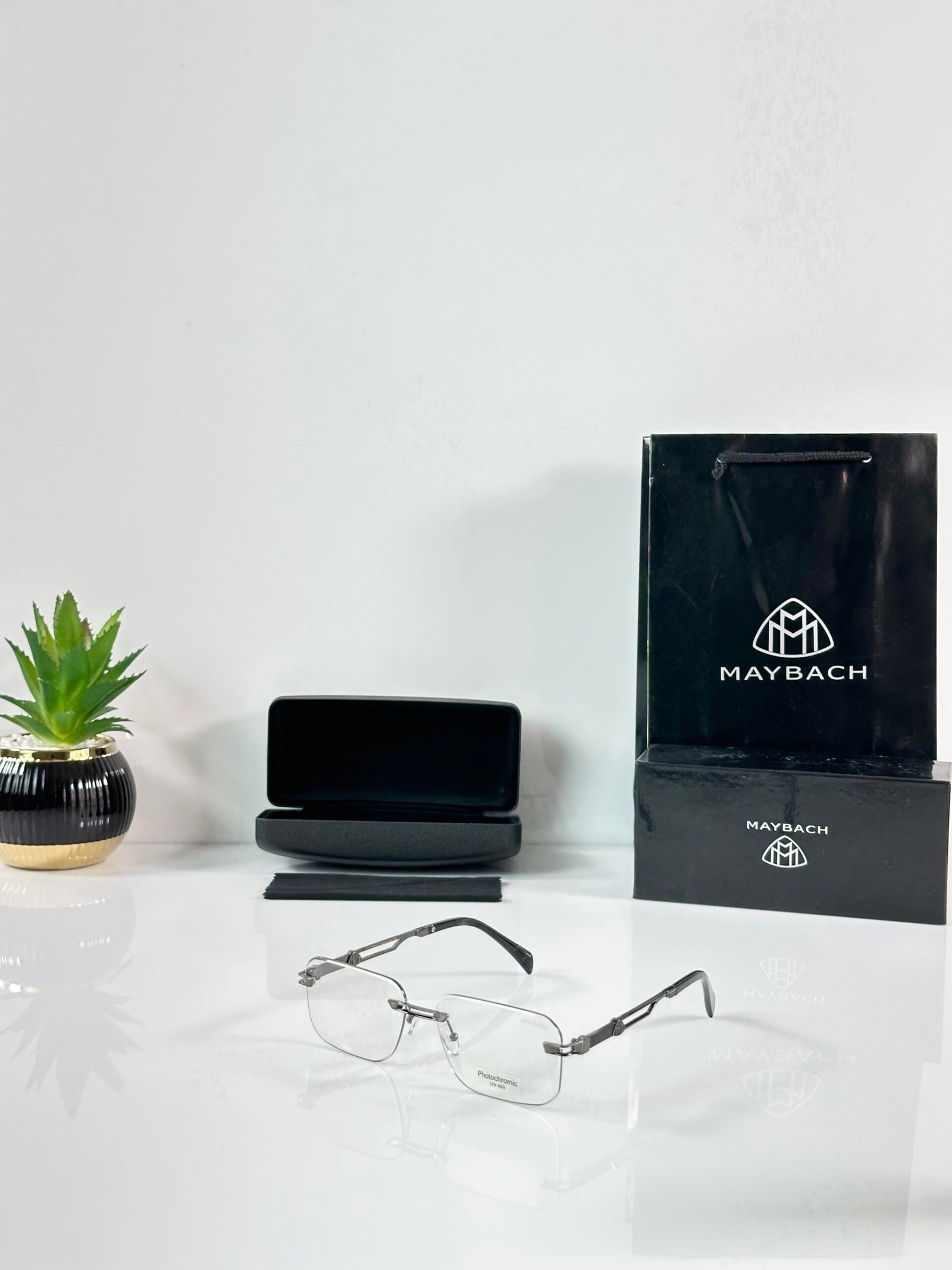 Maybach 1016 Gun Black Day Night Color Changing Glass