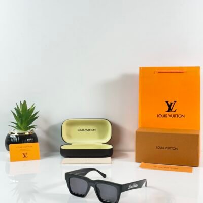 LV 6093 Black