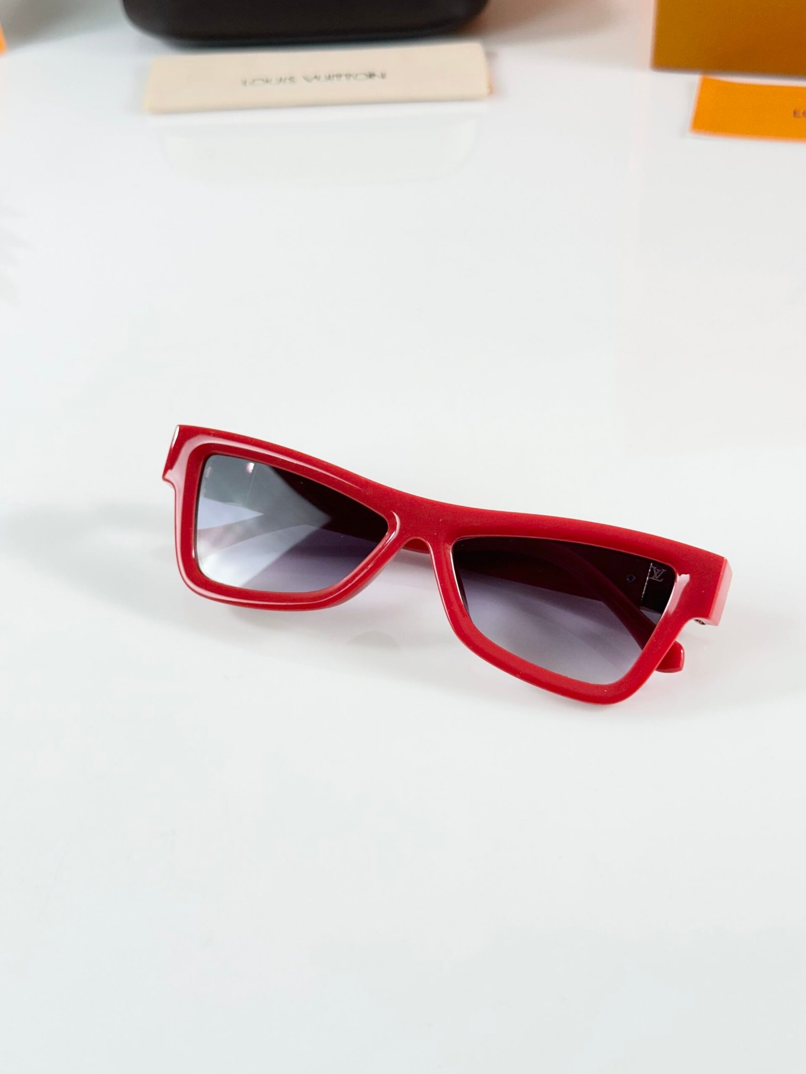 LV WMNS 6008 Red Black DC - Image 4