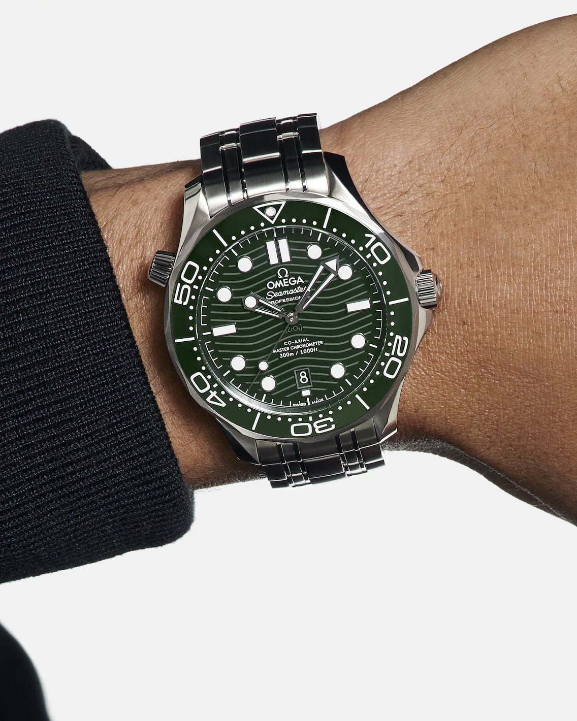 Omegg_a Seamaster Diver 300M Automatic Silver-Green - Image 4