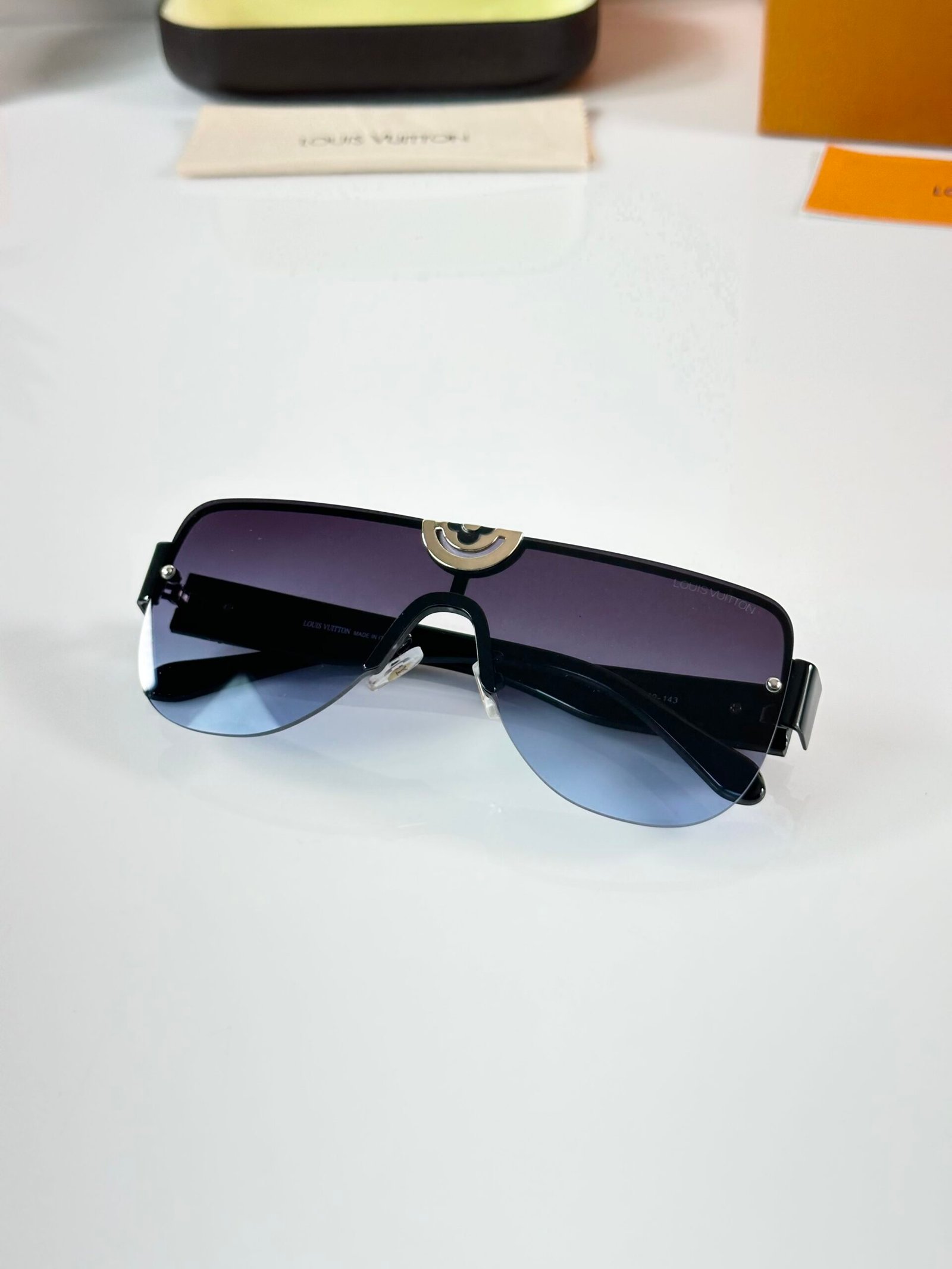LV 0148 Black Blue DC - Image 4