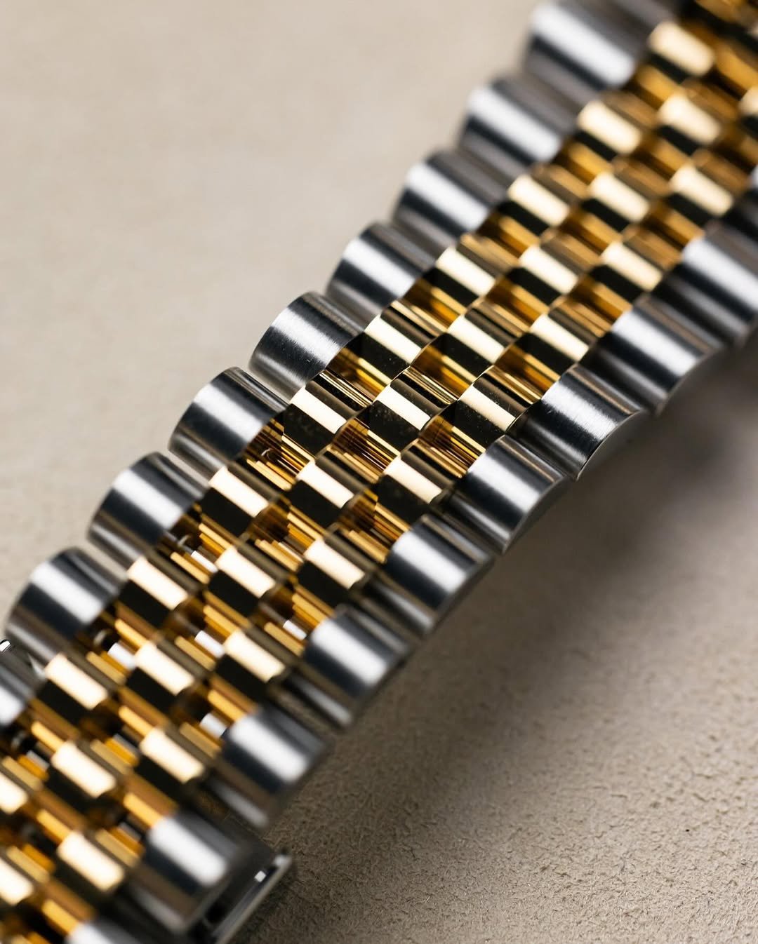 Role_x Oyster perpetual Sky Dweller Z-R Premium - Image 14
