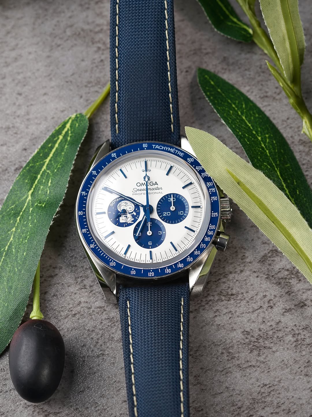 Omegg_a speedmaster Snoopy 50Th Anniversary - Image 3