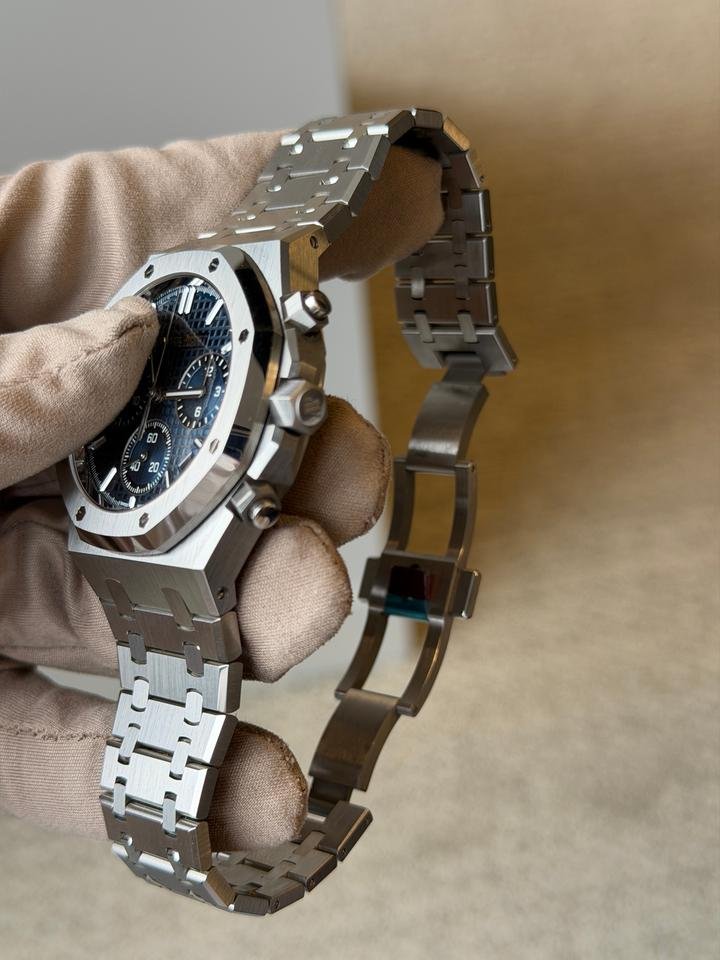 Audemars piguee_tRoyal Oak Chronograph Blue - Image 4