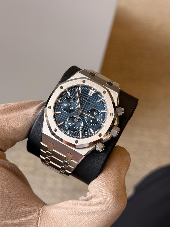 Audemars piguee_tRoyal Oak Chronograph Blue - Image 2