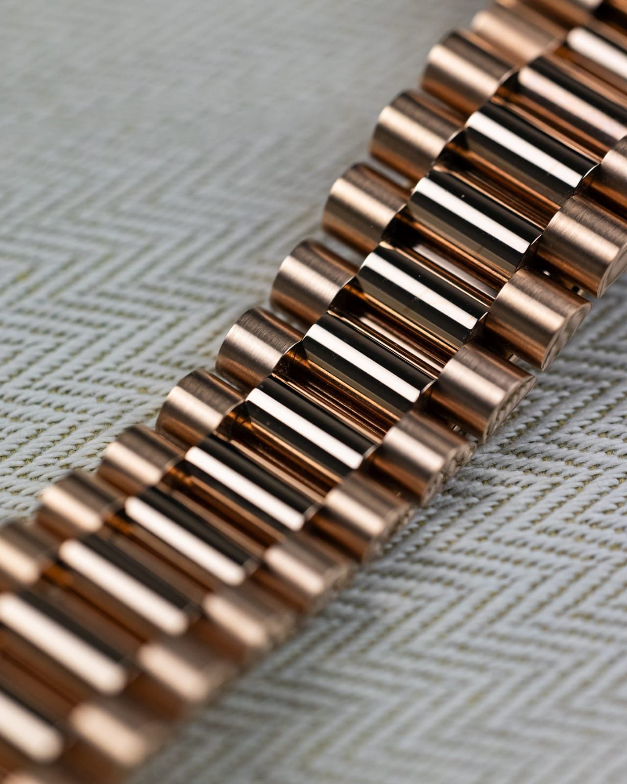 Rolee_x Oyster Perpetual Day Date 40 Battery Copper Brown - Image 5