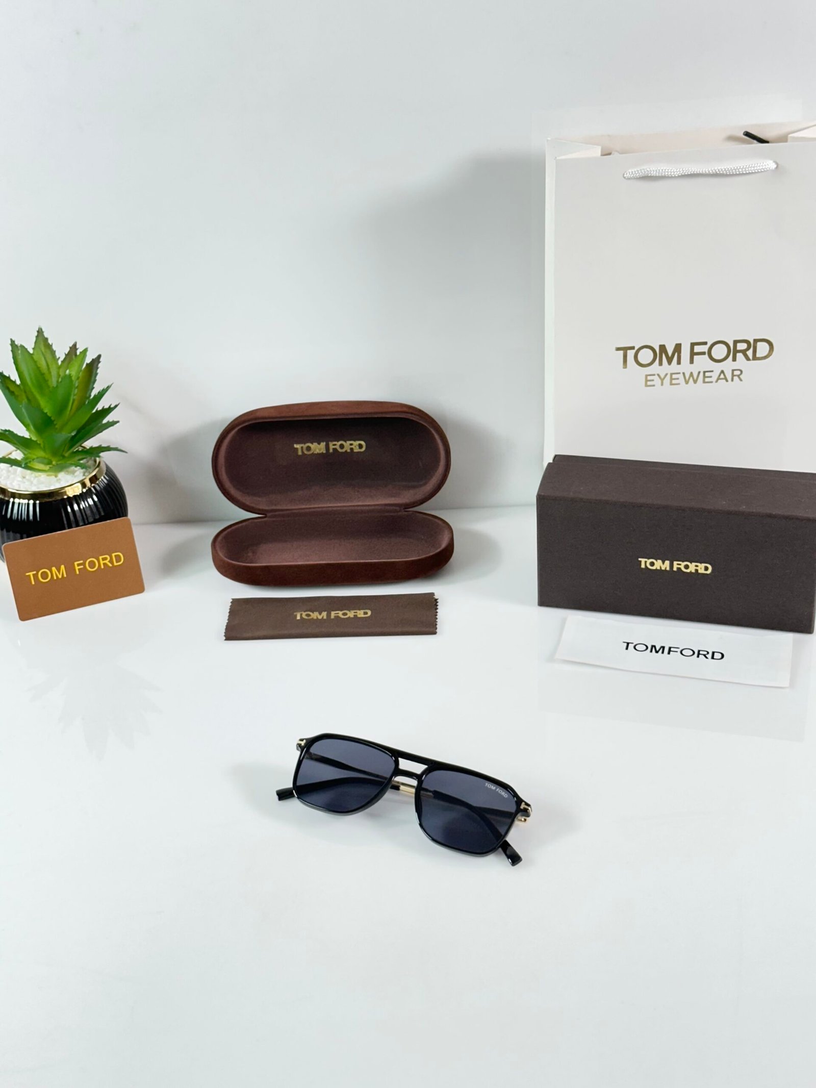 Tom 0230 Gold Black - Image 5