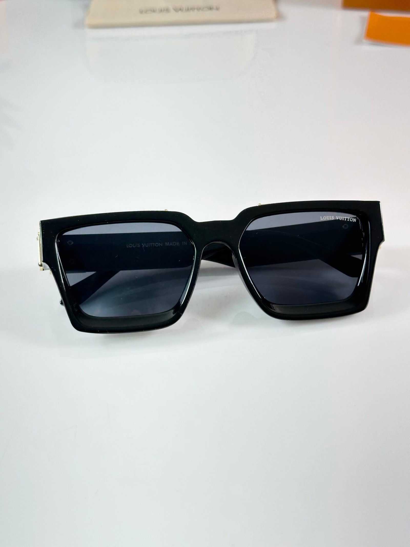 LV 96006 Gold Black - Image 5