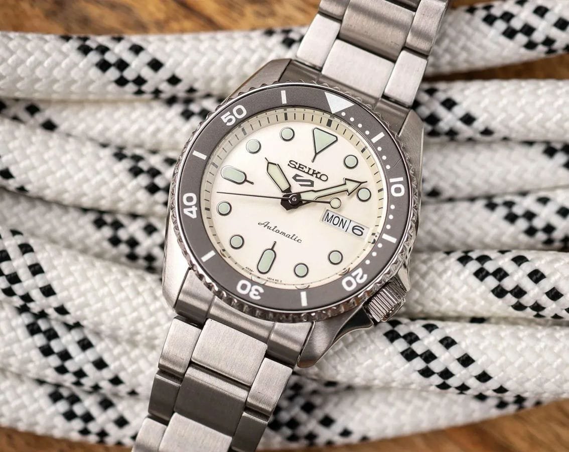 Seiko 5 Sports Automatic - Image 6