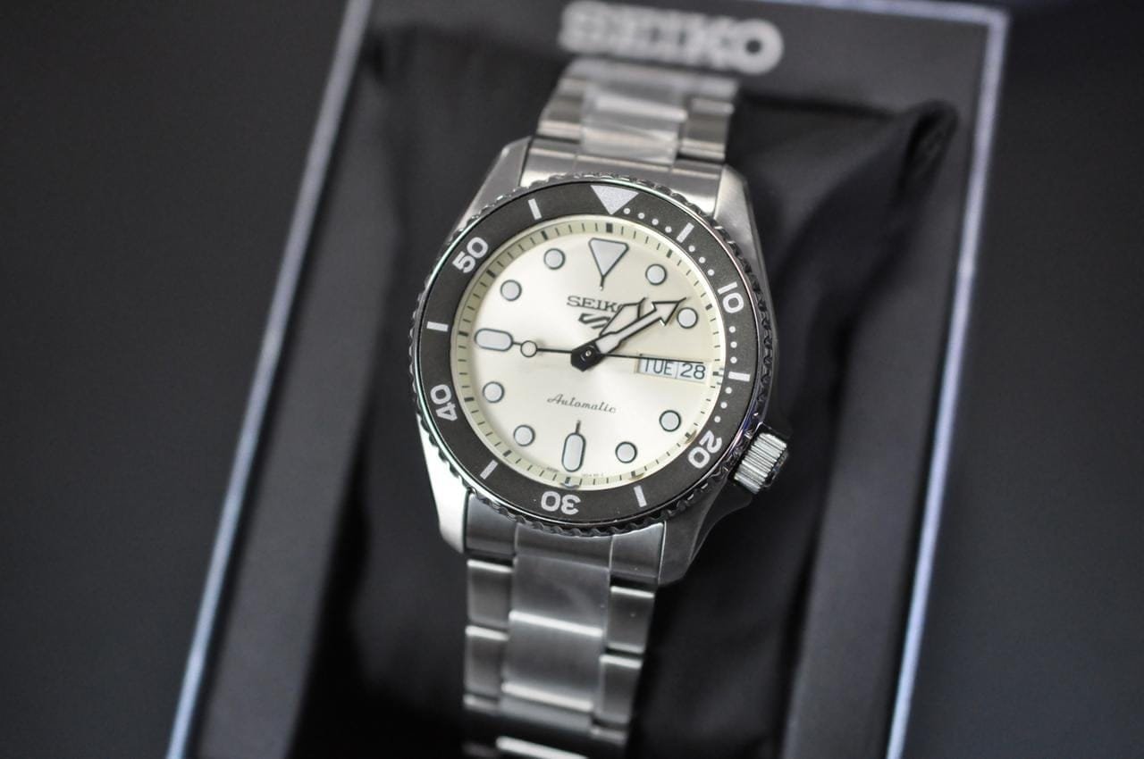 Seiko 5 Sports Automatic - Image 5