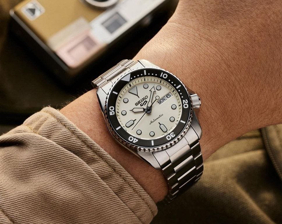 Seiko 5 Sports Automatic - Image 2