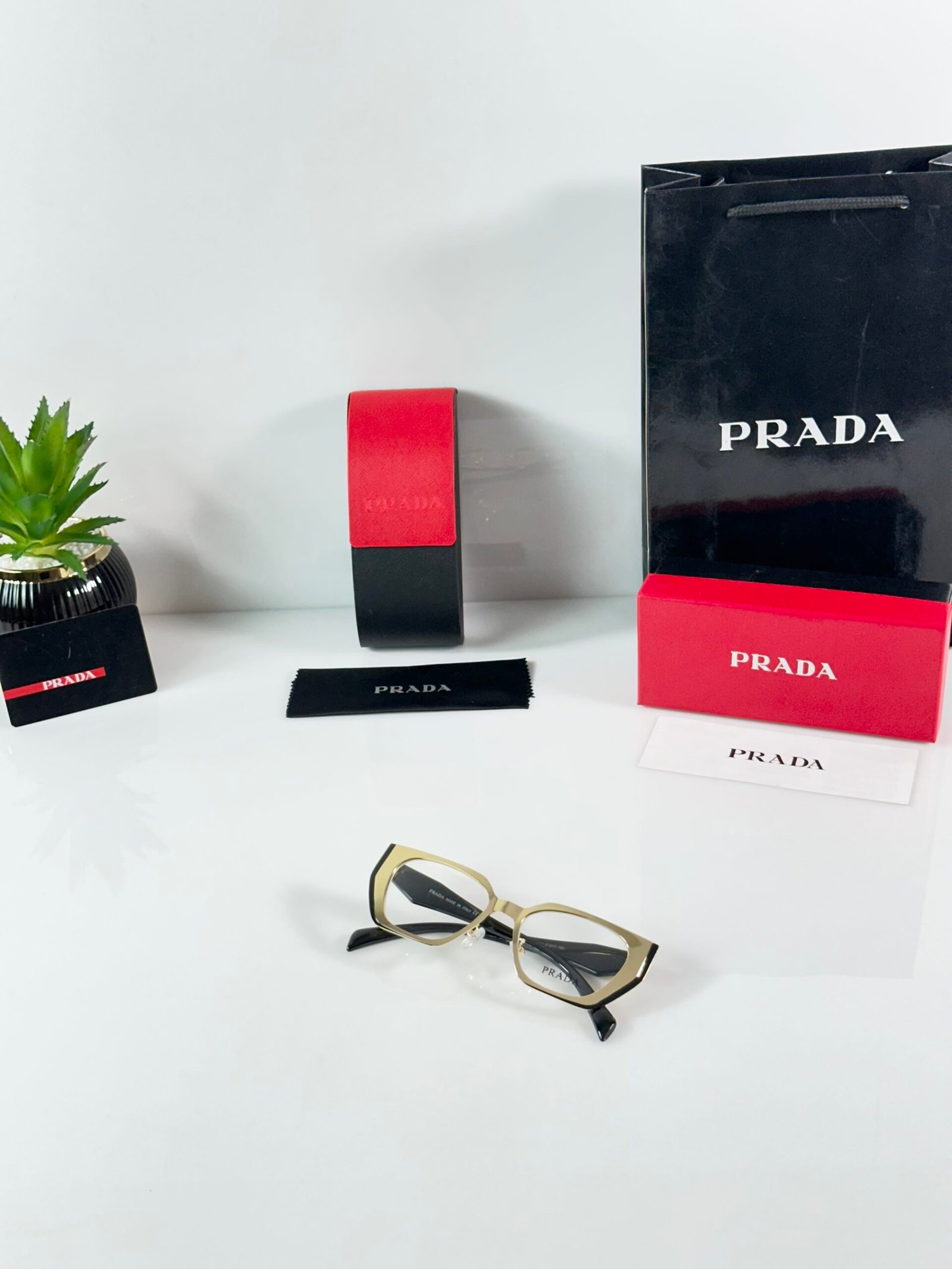 PR WMNS 018 Gold Black Frame - Image 5