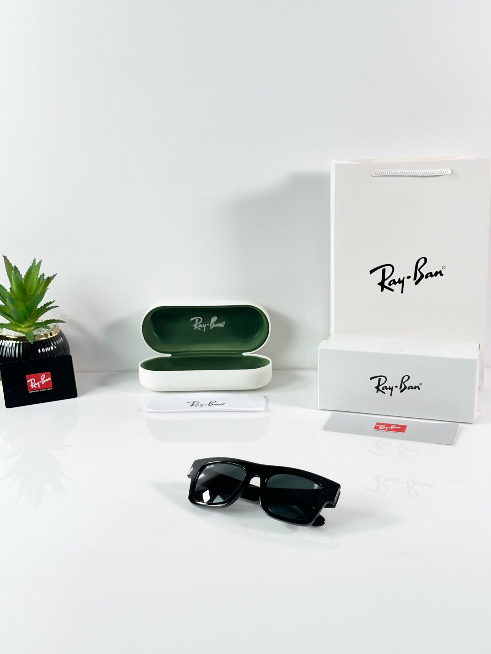 RB 4415 Shine Black GLASS - Image 5