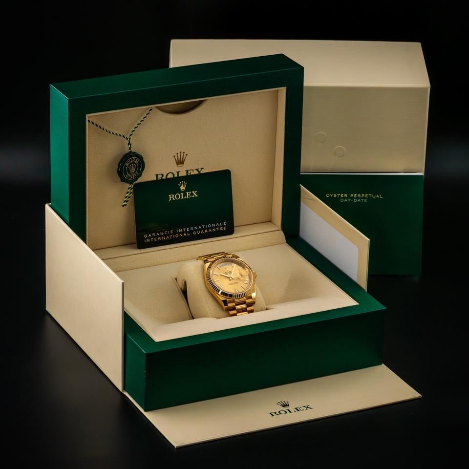 Rolee_x oyster Perpetual Day Date 40 Battery Gold-Gold - Image 4